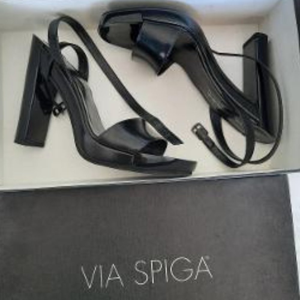 Via Spiga Black Patent Leather Platform Sandals